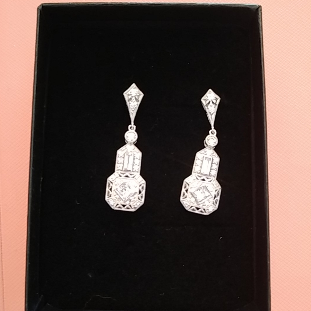 Never Worn Absolute Dangle Earrings - image 3